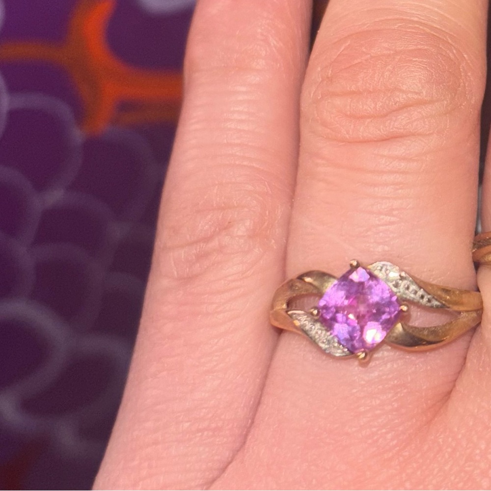 Pink stone + diamond 10K gold ring